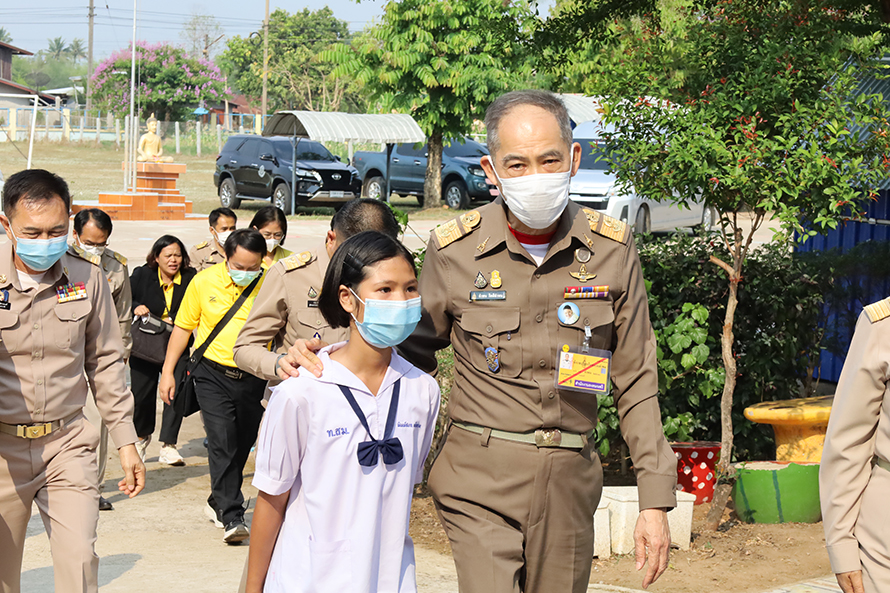องคมนตรีลงพื้นที่